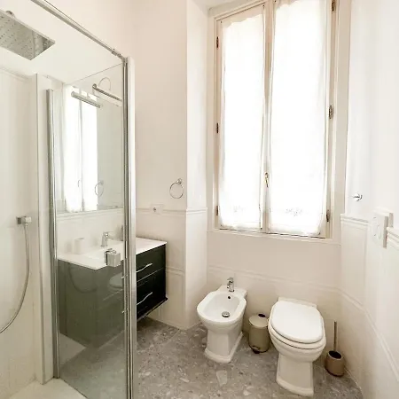 In Front Of Metro Cadorna La Casa Degli Artisti Apartament