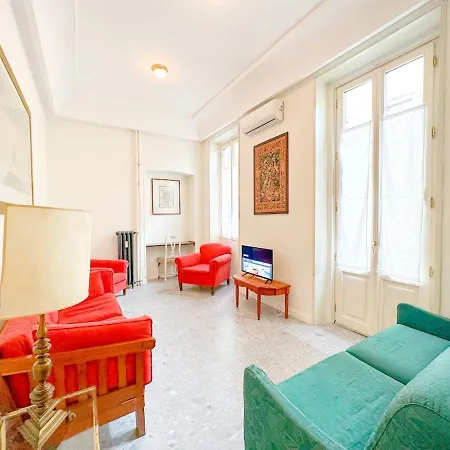 Apartament In Front Of Metro Cadorna La Casa Degli Artisti Mediolan