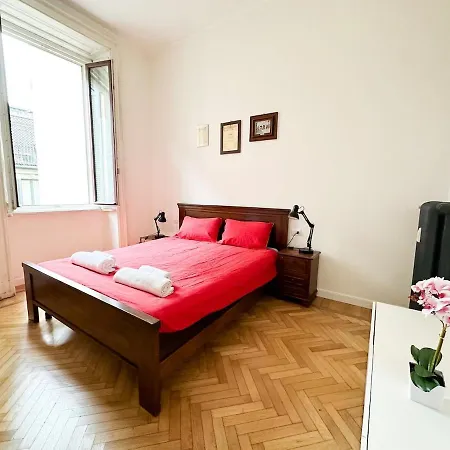 In Front Of Metro Cadorna La Casa Degli Artisti Apartament *