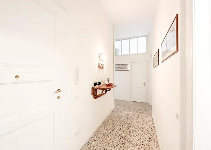 Apartment In Front Of Metro Cadorna La Casa Degli Artisti Mailand